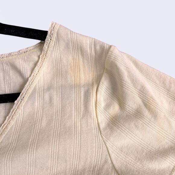 Vintage PJ Salvage Yellow V-neck cotton blouse with ruffle trim, scalloped hem - Picture 7 of 7